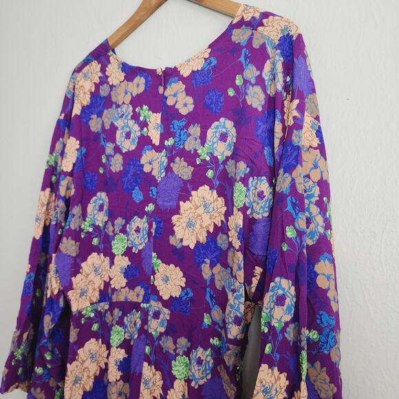 SMYTHE Violet Floral Front Twist Kimono Sleeve Midi Dress - Picture 15 of 16